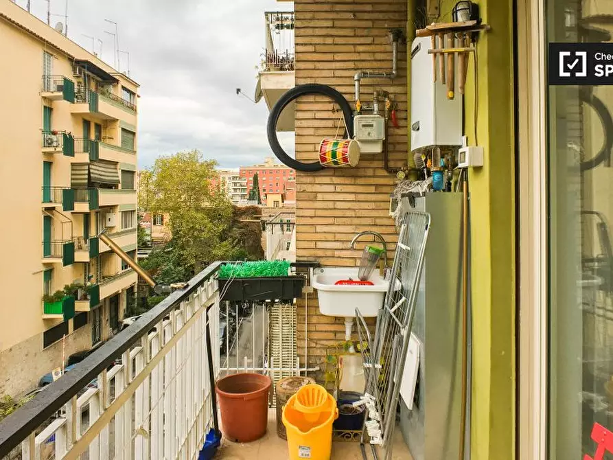 Immagine 19 di Camera condivisa in affitto  in Via Ettore Giovenale a Roma