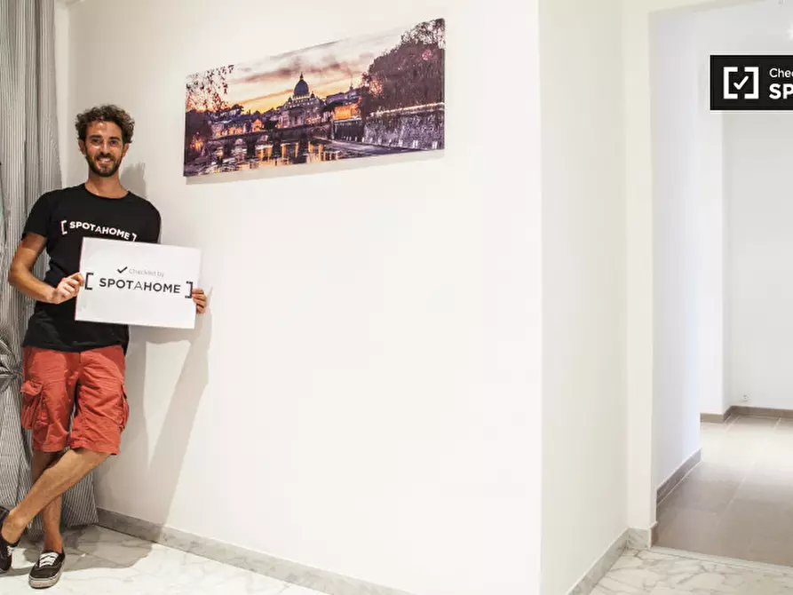 Immagine 14 di Camera condivisa in affitto  in Via Lattanzio a Roma