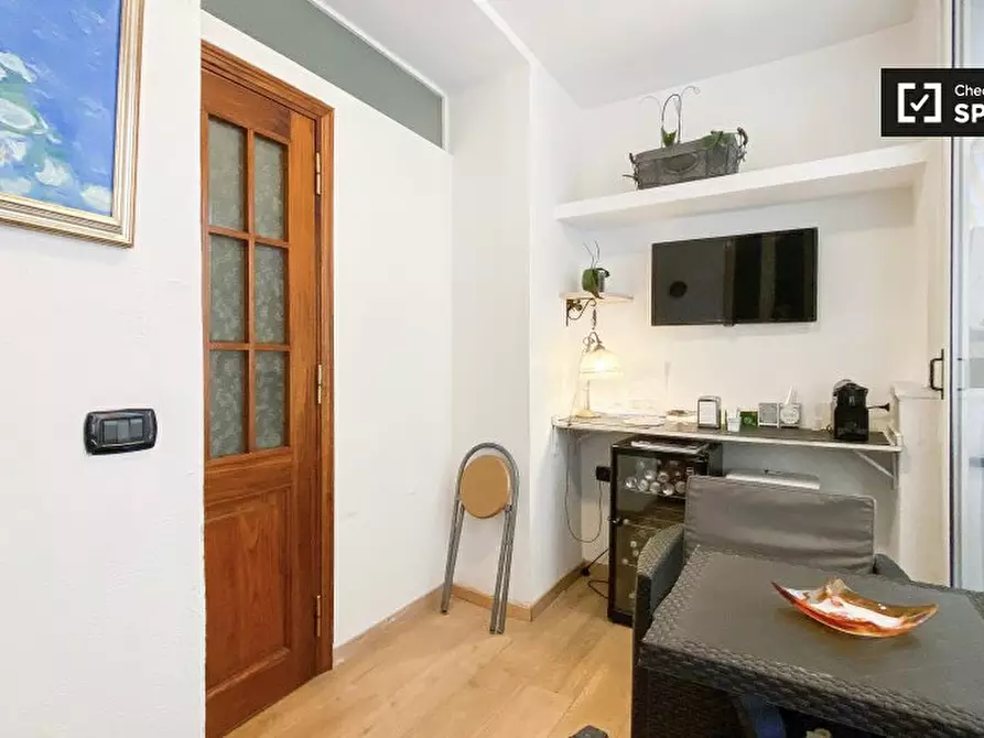 Immagine 13 di Camera condivisa in affitto  in Via Matteo Boiardo a Roma