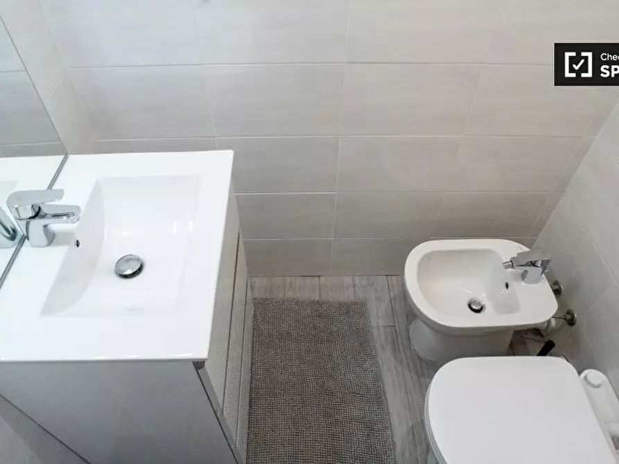 Immagine 13 di Appartamento in affitto  in Viale Carlo Troya a Milano