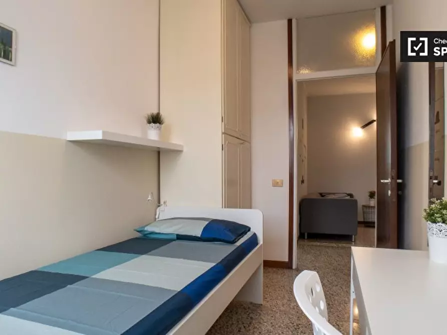 Immagine 2 di Camera condivisa in affitto  in Via Lucca, 20152 Milano MI, Italy a Milano