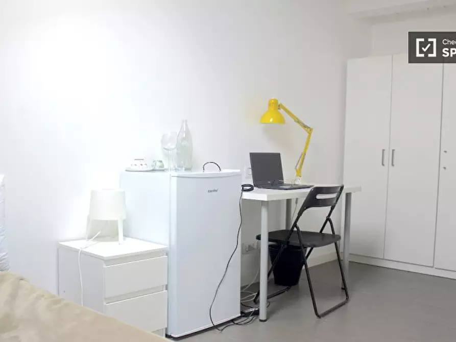 Immagine 2 di Camera condivisa in affitto  in Via di Carcaricola a Roma