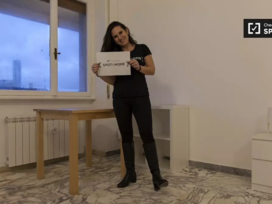 Immagine 5 di Camera condivisa in affitto  in Via Paola Falconieri a Roma