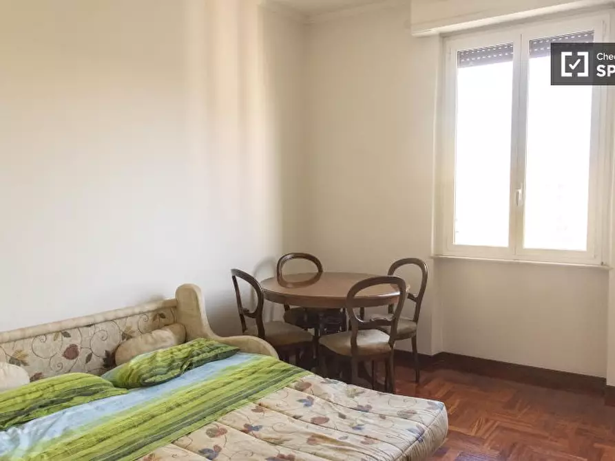 Immagine 1 di Camera condivisa in affitto  in Piazza Ragusa a Roma