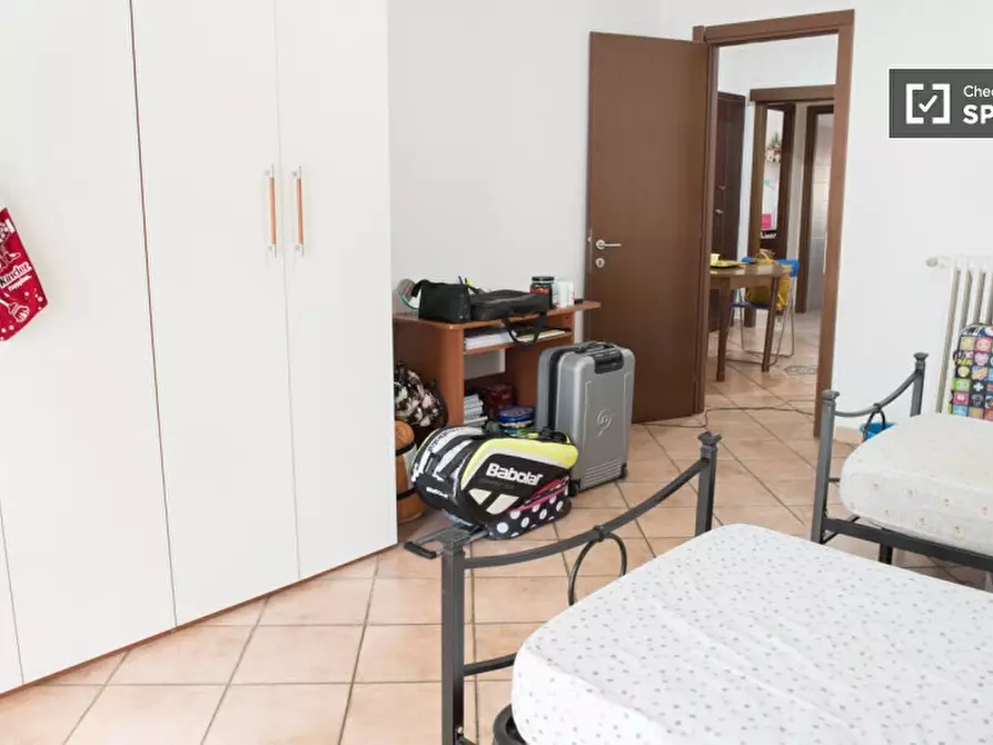 Immagine 2 di Camera condivisa in affitto  in Via Ostiense a Roma