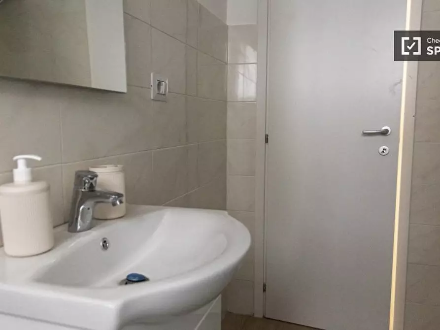 Immagine 7 di Camera condivisa in affitto  in Via Angelo Fava a Roma
