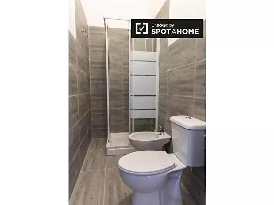 Immagine 10 di Camera condivisa in affitto  in Via Aquileia, 00198 Roma RM, Italy a Roma