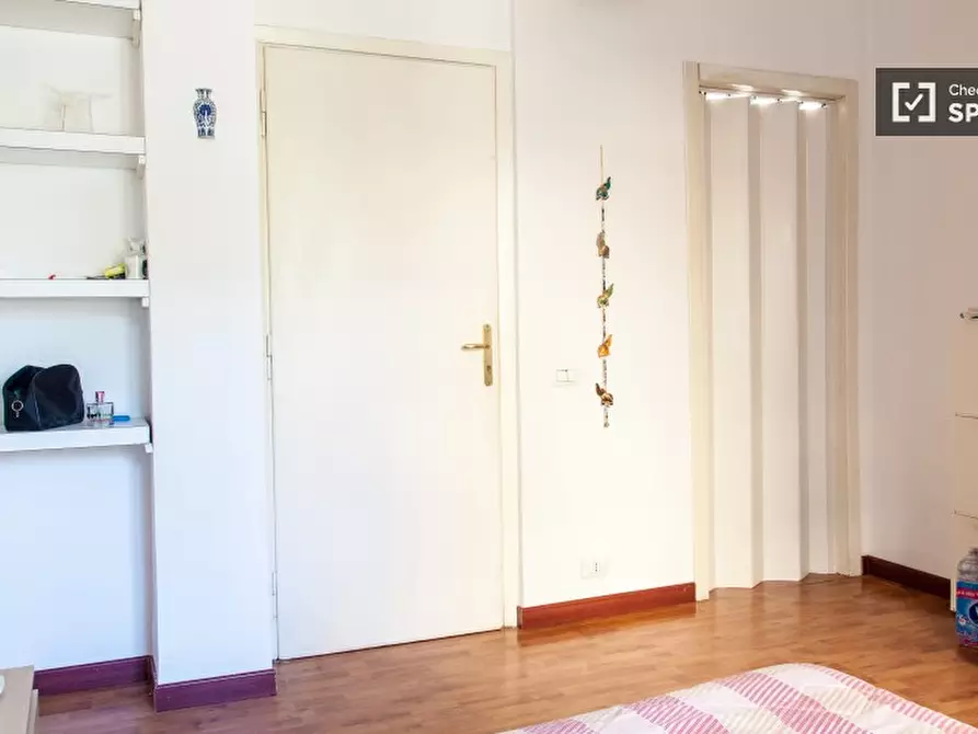 Immagine 2 di Camera condivisa in affitto  in Via del Fontanile Arenato a Roma