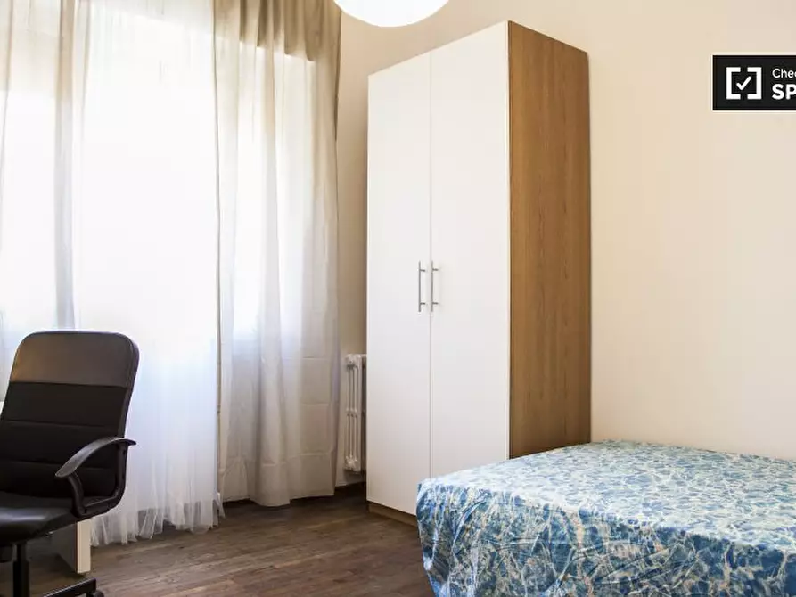 Immagine 4 di Camera condivisa in affitto  in Via Temistocle Calzecchi Onesti a Roma