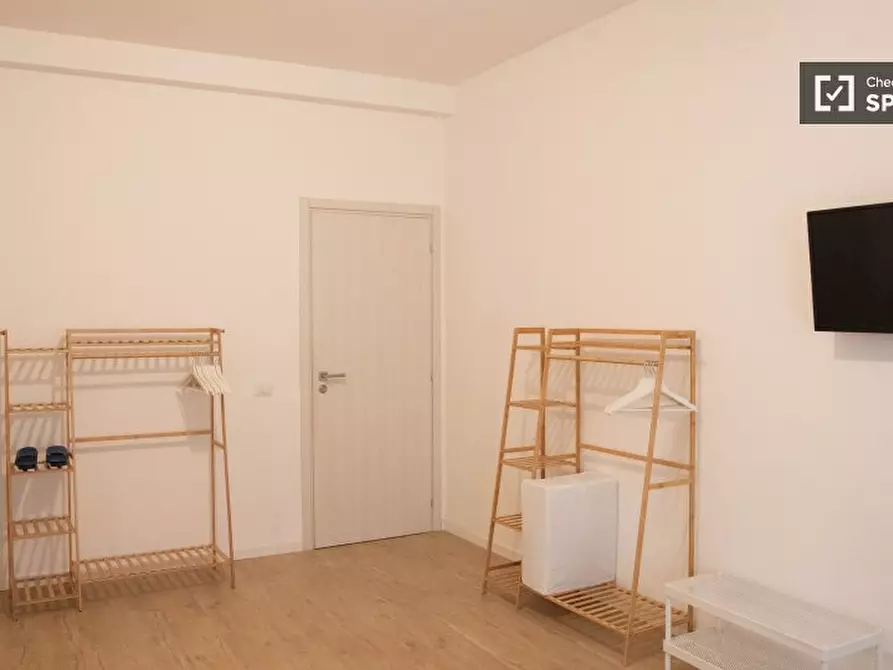 Immagine 5 di Camera condivisa in affitto  in Via Giovan Battista Gandino a Roma