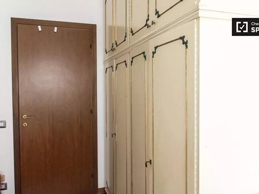 Immagine 3 di Camera condivisa in affitto  in Viale Cesare Pavese a Roma