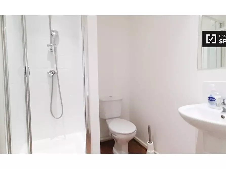 Immagine 9 di Appartamento in affitto  in Calderwood St a Eltham