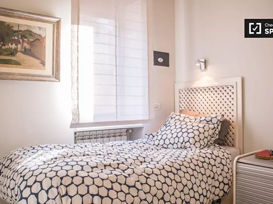 Immagine 2 di Camera condivisa in affitto  in Via Valdagno, 00191 Roma RM, Italy a Roma