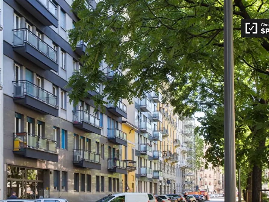 Immagine 16 di Camera condivisa in affitto  in Viale Gran Sasso a Milano