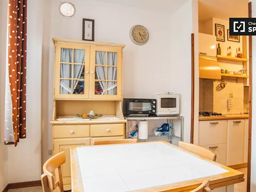 Immagine 12 di Camera condivisa in affitto  in Via del Podere Fiume a Roma