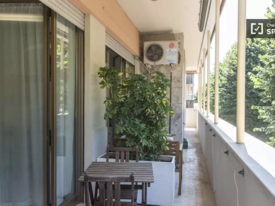 Immagine 18 di Camera condivisa in affitto  in Via della Fisica a Roma