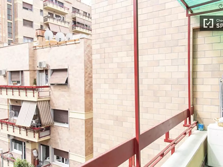 Immagine 14 di Camera condivisa in affitto  in Via Quirino Majorana a Roma