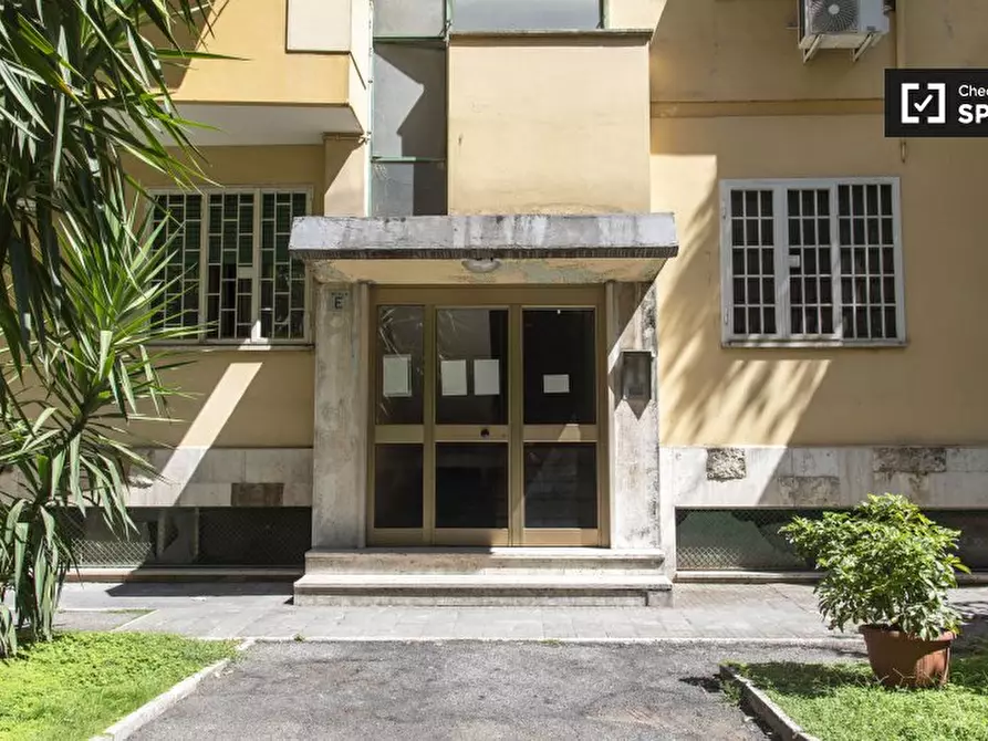 Immagine 16 di Camera condivisa in affitto  in Via di Grotta Perfetta a Roma