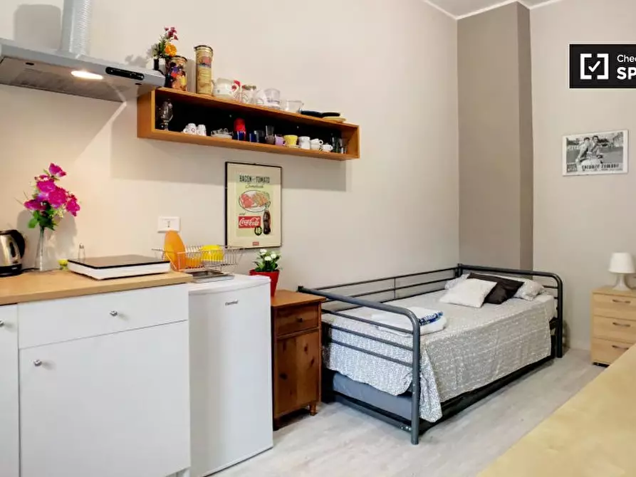 Immagine 5 di Camera condivisa in affitto  in Viale Famagosta, 20142 Milano MI, Italy a Milano