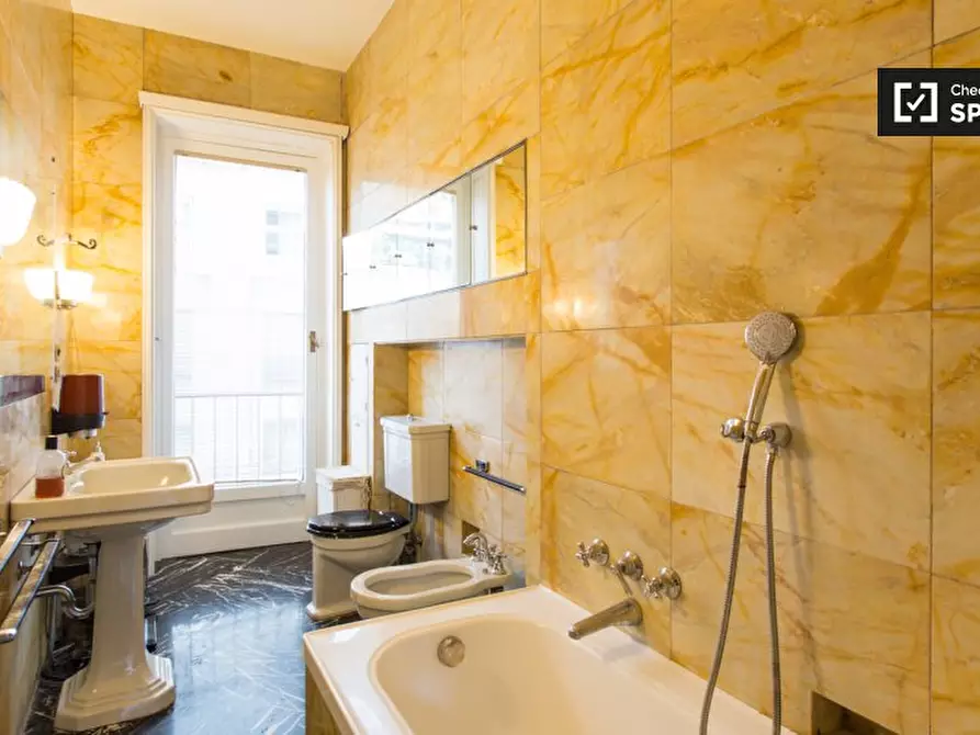 Immagine 10 di Appartamento in affitto  in Via Durini a Milano