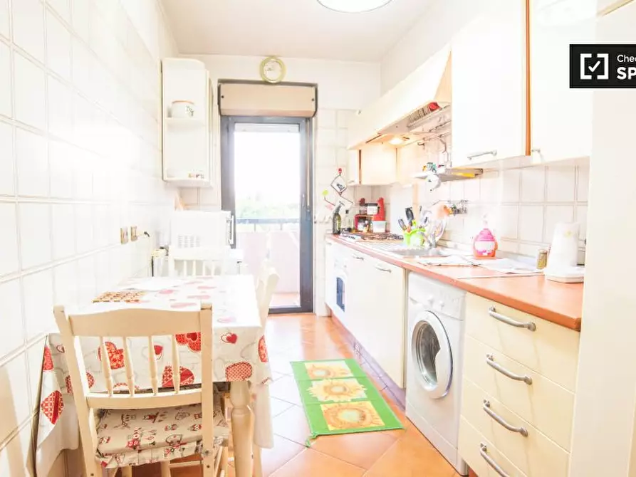 Immagine 6 di Camera condivisa in affitto  in Via Francesco Gentile a Roma