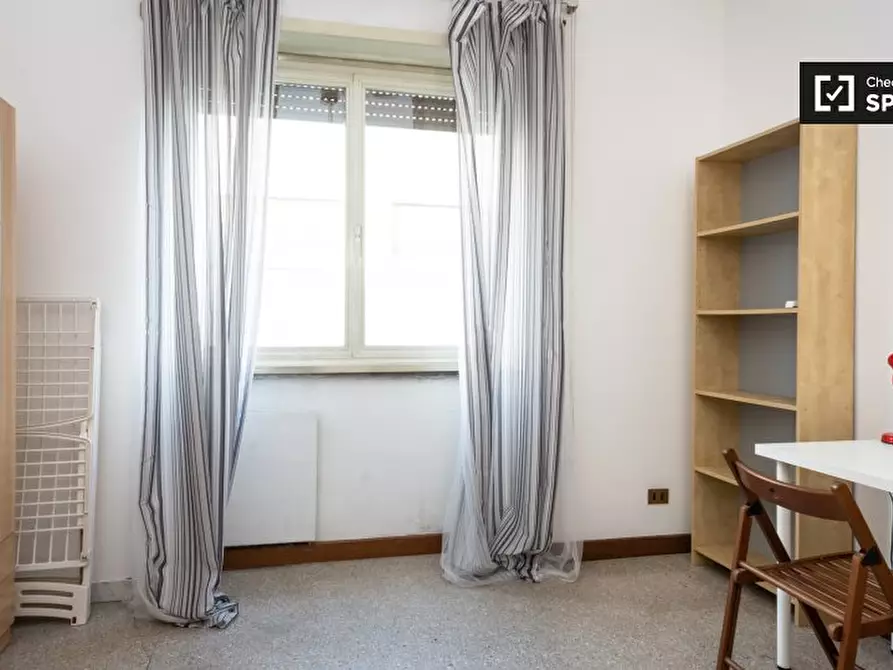 Immagine 4 di Camera condivisa in affitto  in Via Bisentina, 00139 Roma RM, Italy a Roma