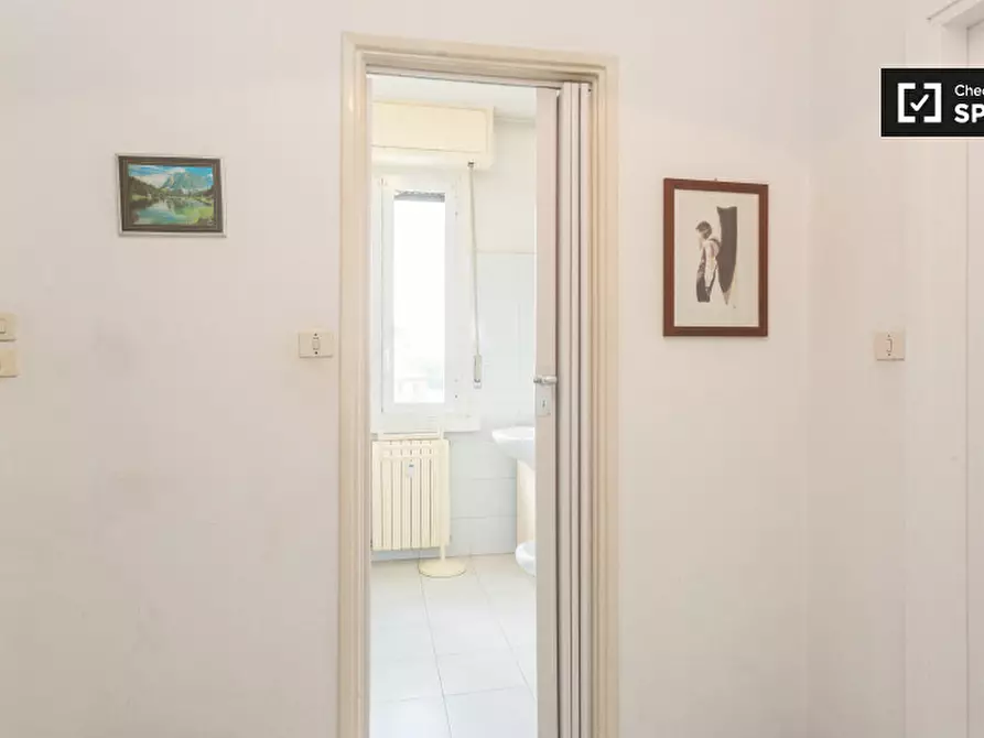 Immagine 13 di Camera condivisa in affitto  in Viale Lucania a Milano