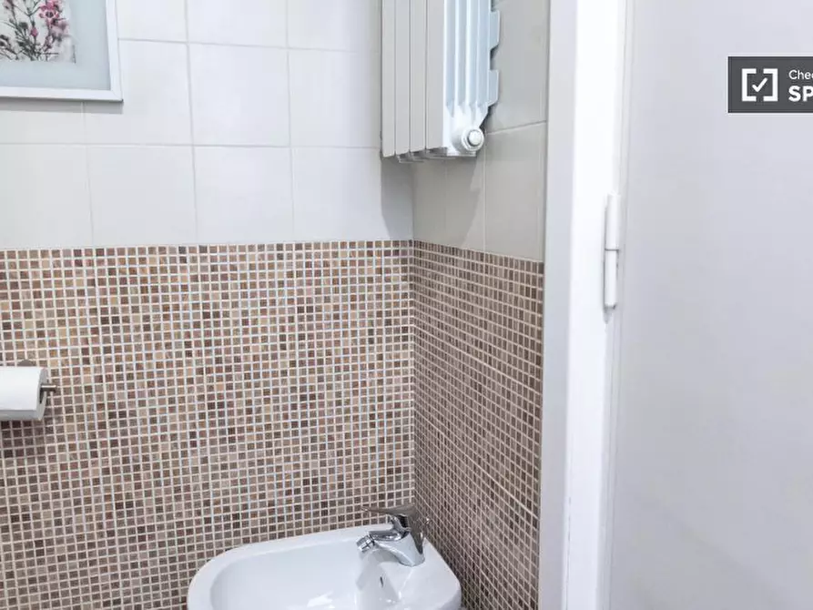 Immagine 8 di Camera condivisa in affitto  in Via Cesare Fracassini a Roma