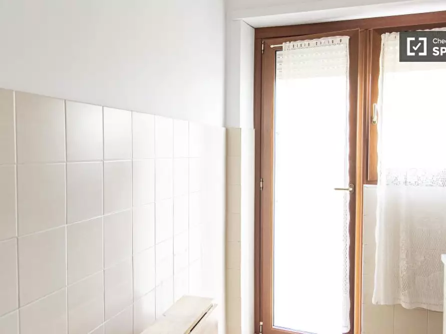 Immagine 8 di Appartamento in affitto  in Via S. Fulgenzio a Roma