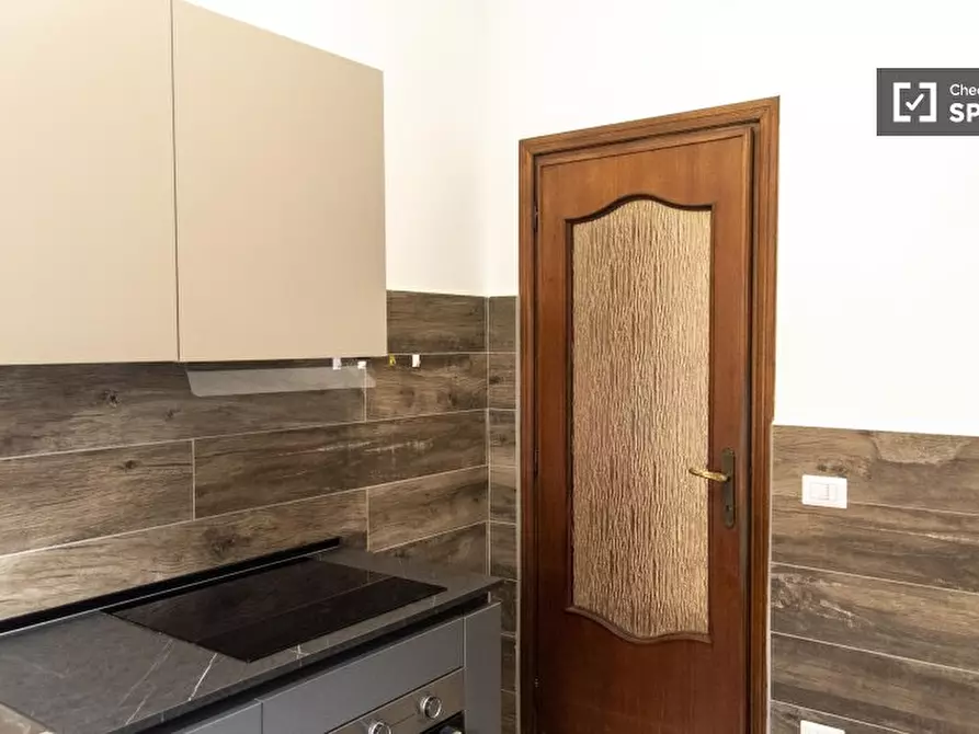 Immagine 8 di Camera condivisa in affitto  in Via Vetulonia a Roma