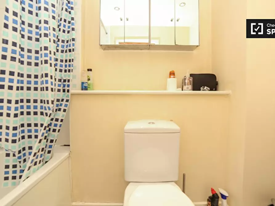 Immagine 10 di Camera condivisa in affitto  in Hastings St a Eltham