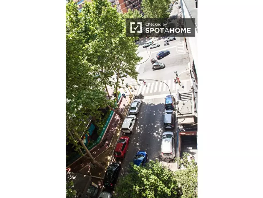 Immagine 18 di Camera condivisa in affitto  in Via Tuscolana a Roma