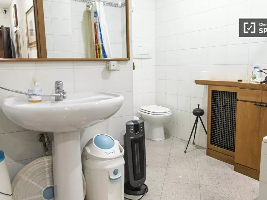 Immagine 12 di Camera condivisa in affitto  in Lungotevere di Pietra Papa a Roma