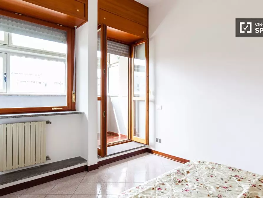 Immagine 12 di Camera condivisa in affitto  in Via Paolo Barison a Roma