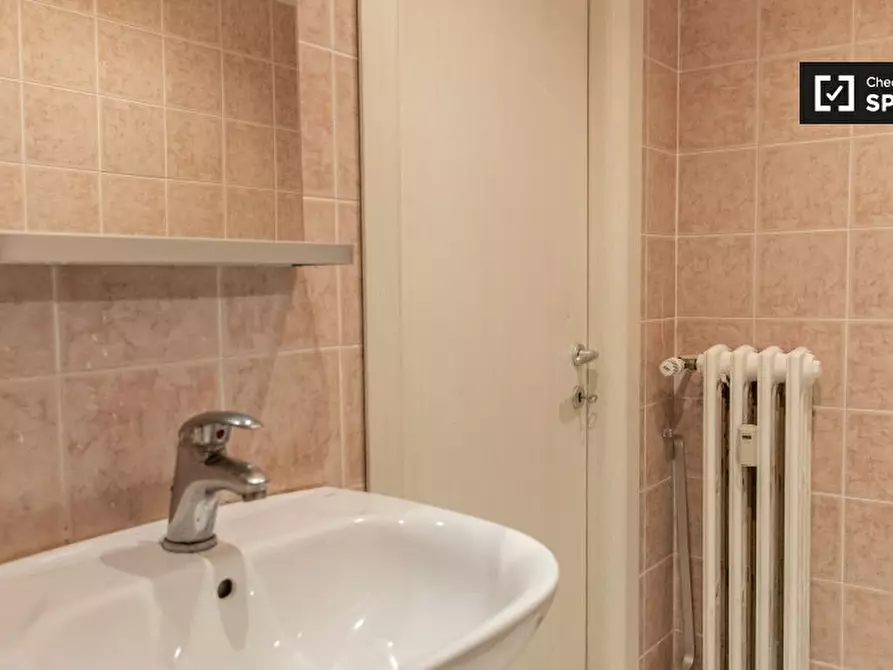 Immagine 15 di Camera condivisa in affitto  in Via Alessandria, 00198 Roma RM, Italy a Roma