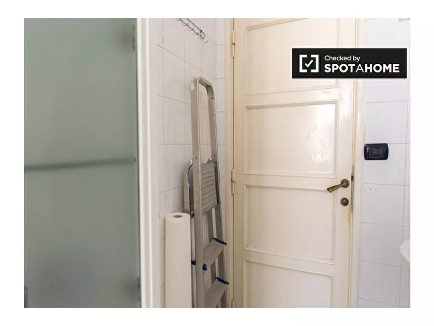 Immagine 10 di Appartamento in affitto  in Via Don Rua a Roma