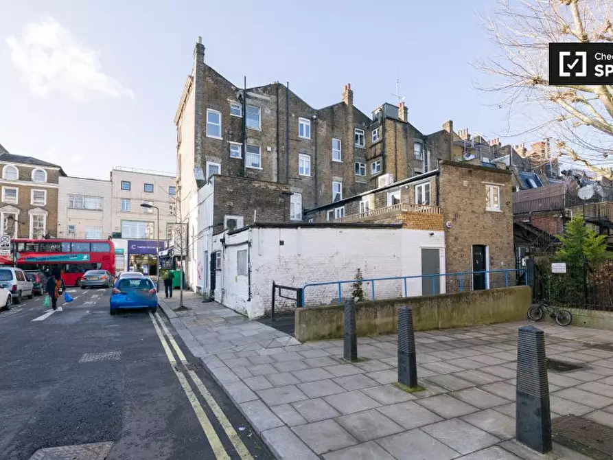 Immagine 18 di Appartamento in affitto  in Kilburn High Rd, Kilburn, London NW6 4JH, UK a Camden Town