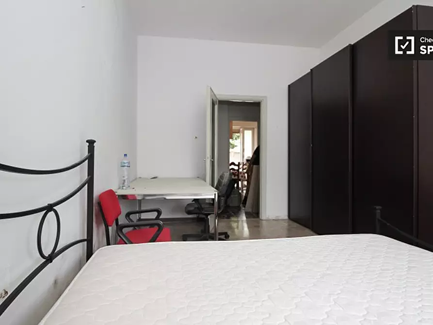 Immagine 3 di Camera condivisa in affitto  in Via Isimbardi a Milano