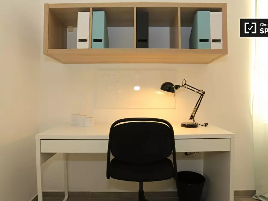 Immagine 5 di Camera condivisa in affitto  in Piazza Firenze a Milano