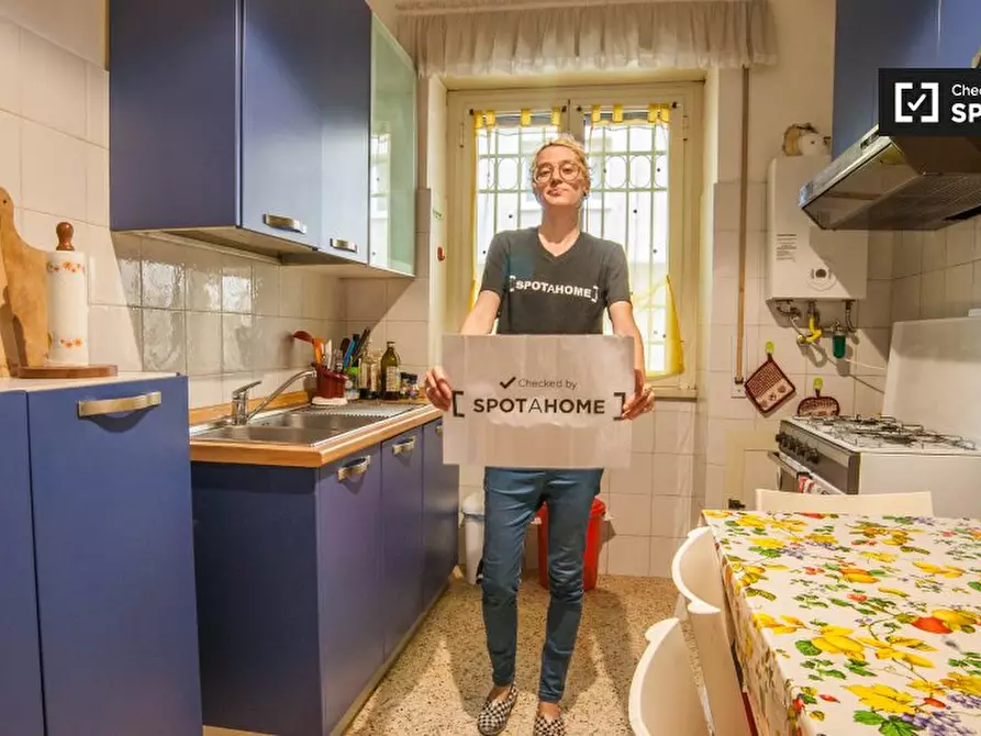 Immagine 10 di Camera condivisa in affitto  in Viale Appio Claudio, 00174 Roma RM, Italy a Roma