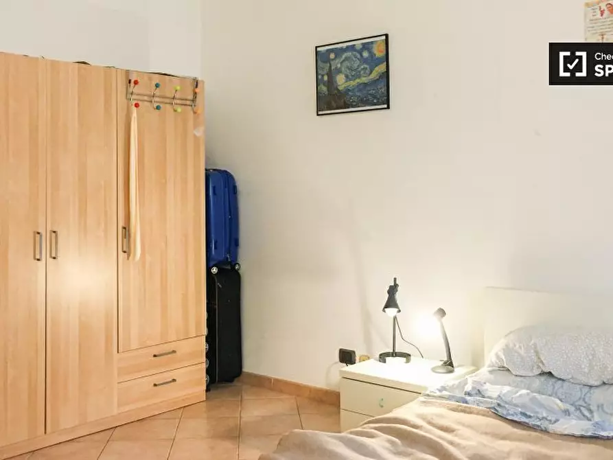 Immagine 2 di Camera condivisa in affitto  in Via Ugo Foscolo a Sesto San Giovanni