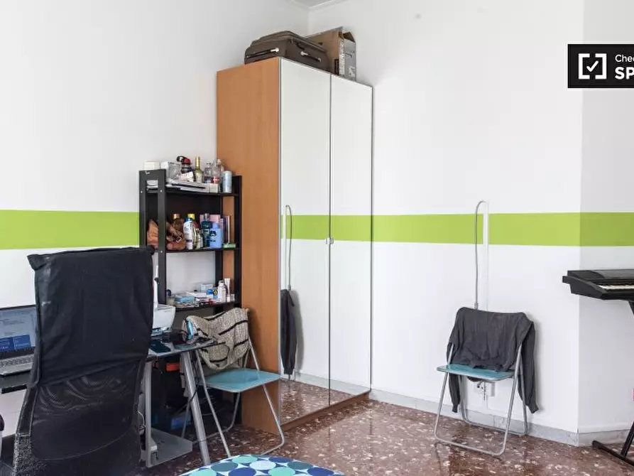 Immagine 13 di Camera condivisa in affitto  in Viale Palmiro Togliatti a Roma