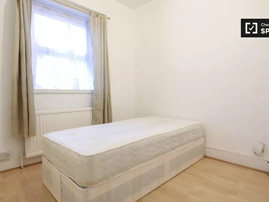 Immagine 18 di Camera condivisa in affitto  in Drayton Road a Tottenham