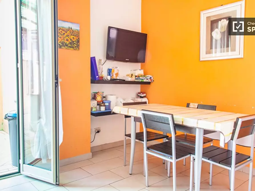 Immagine 5 di Camera condivisa in affitto  in Via dei Platani a Roma