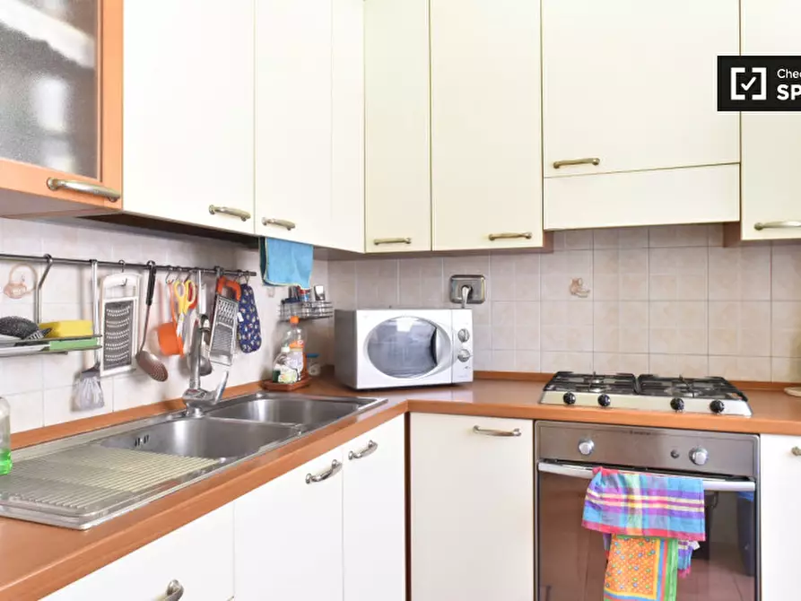 Immagine 8 di Camera condivisa in affitto  in Via Appia Nuova a Roma