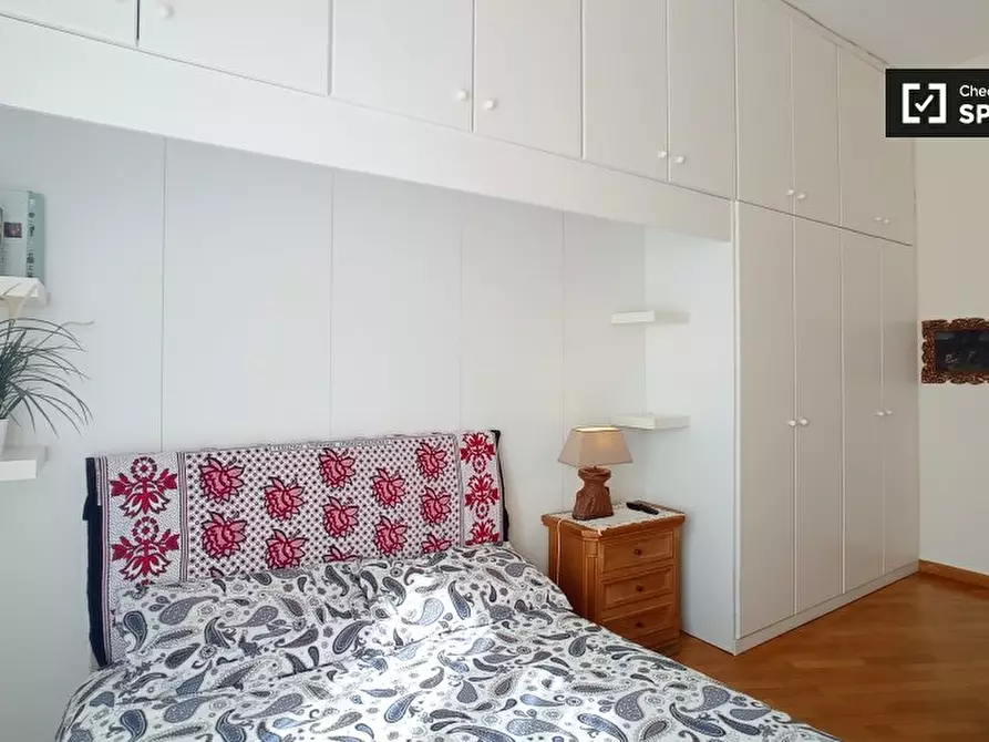 Immagine 2 di Camera condivisa in affitto  in Via Lima a Roma