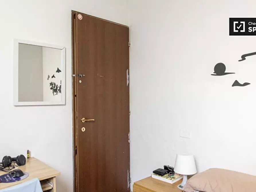 Immagine 3 di Camera condivisa in affitto  in Via dei Savorelli, 00165 Roma RM, Italy a Roma