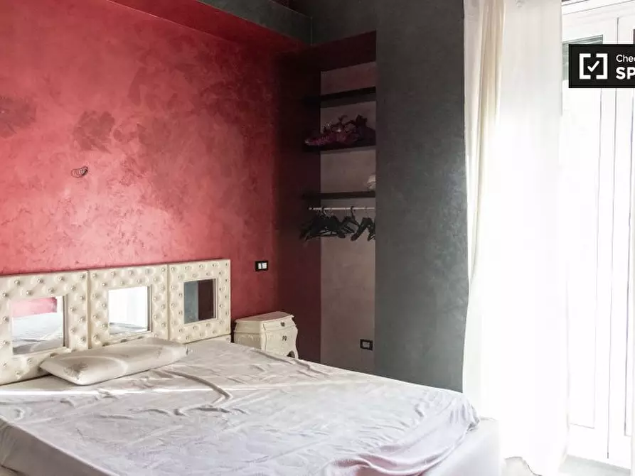 Immagine 3 di Camera condivisa in affitto  in Via dei Campi Flegrei a Roma