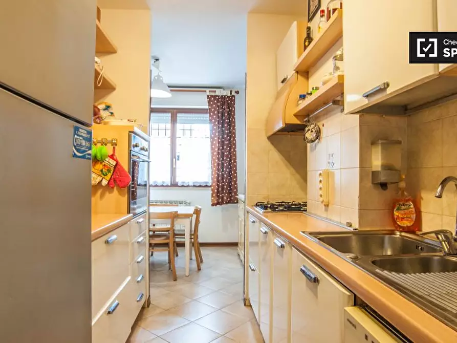 Immagine 16 di Camera condivisa in affitto  in Via del Podere Fiume a Roma