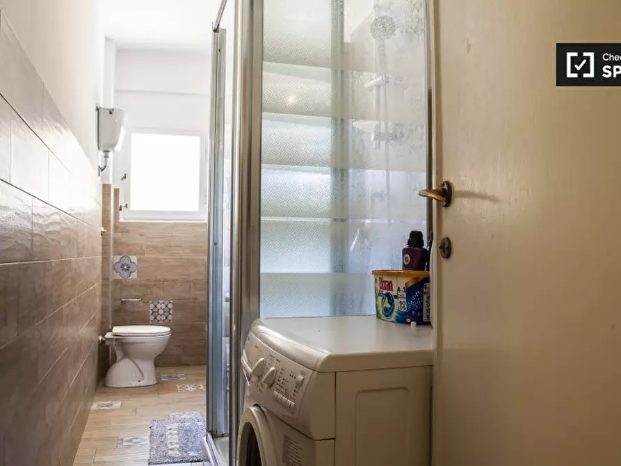 Immagine 10 di Camera condivisa in affitto  in Via Pietro Mengoli a Roma